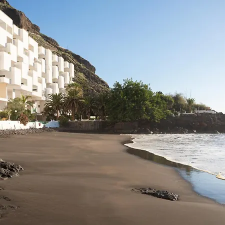 Home2book Sea Front Studio, Las Gaviotas Beach Apartment